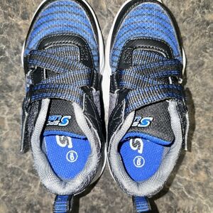 Skechers Blue and Black Sneakers with Breathable Mesh and Lace-up Closure